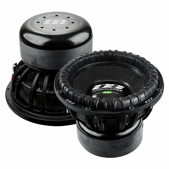 Due grandi subwoofer Deaf Bonce Apocalypse DВ-5.5K da 15 con coni testurizzati, bordi rinforzati e potenza RMS di 5500W, mostrati davanti e dietro.