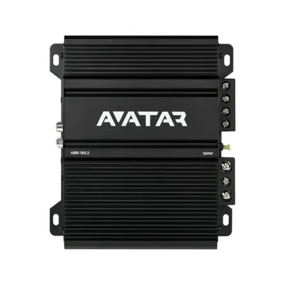 LAvatar ABR-150.2 è un amplificatore per auto di colore nero con un design a nervature, il logo AVATAR in bianco, supporto per il funzionamento in ponte e porte di collegamento sul lato destro.