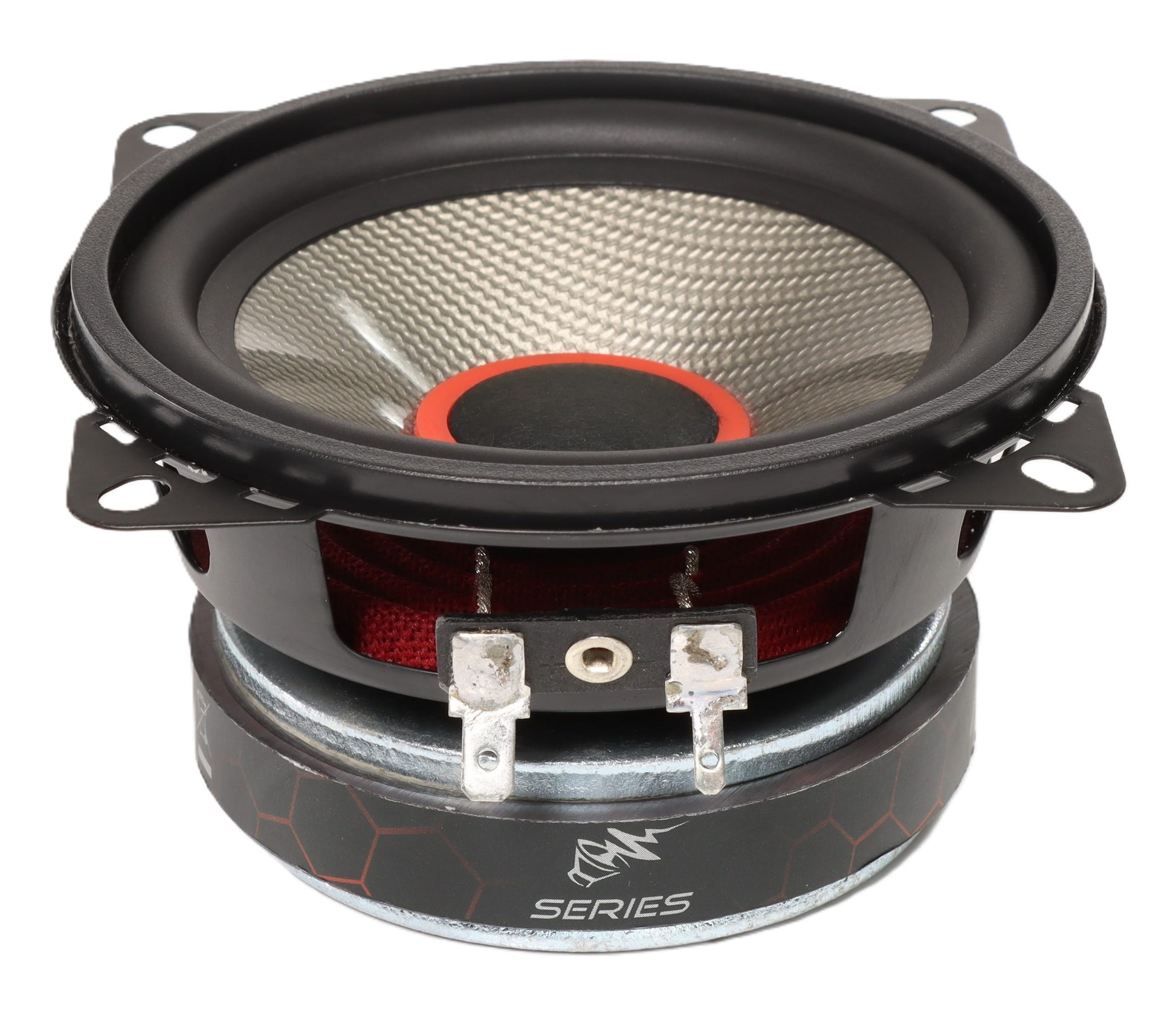 Eine Nahaufnahme eines runden, schwarz-silbernen Lautsprechers des Modells „CARBON 100“ von Audio System mit freiliegenden Anschlüssen und einem strukturierten Konusdesign.
