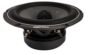 Se muestra un altavoz de coche ARC Audio AS600 negro con terminales de cableado, cono y tapa guardapolvo visibles sobre un fondo blanco.