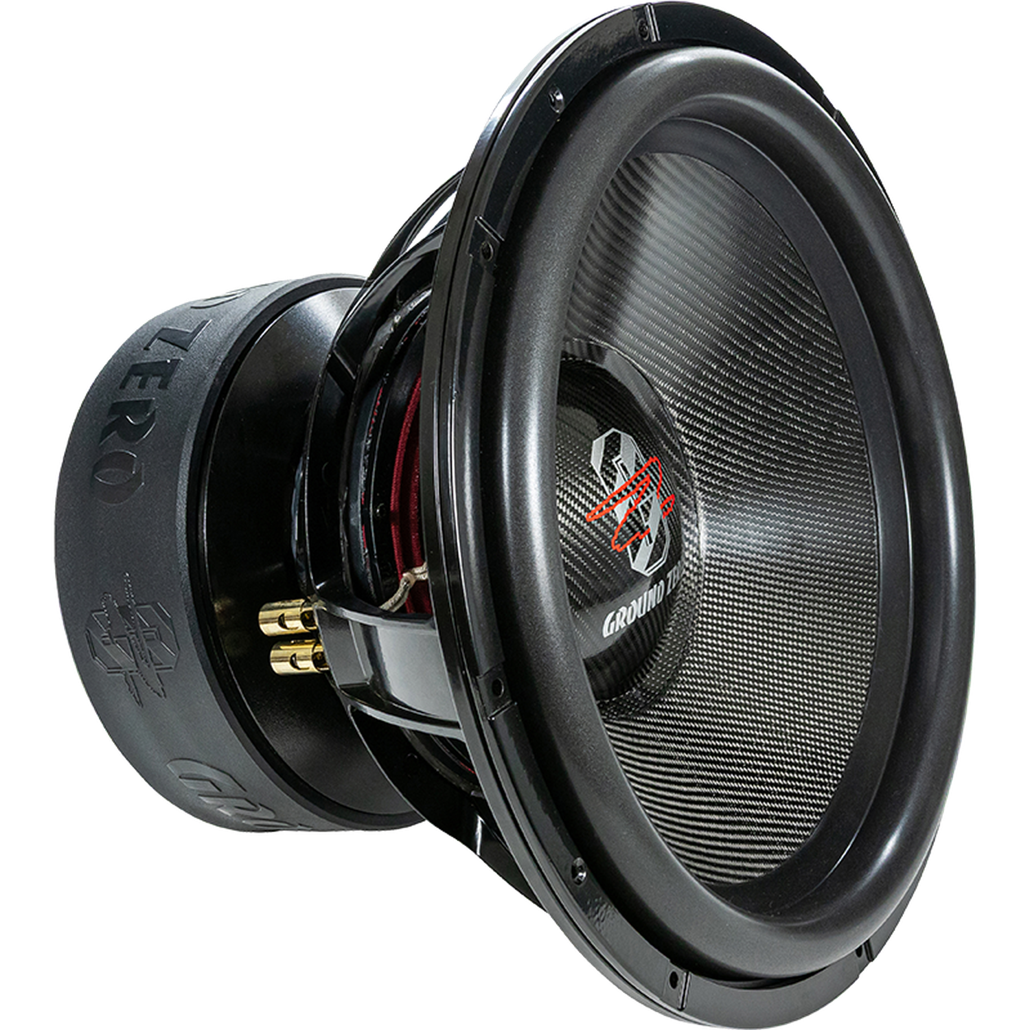 Der Ground Zero Plutonium GZPW 18C ist ein 18-Zoll-Subwoofer mit Kohlefaser-Membran, Metallrahmen, sichtbarer Verkabelung und 6000 W RMS-Leistung.