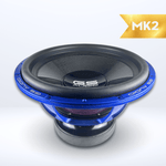 Ein blau-schwarzes GS Audio Gold 10000 MK2 18″-Modell zeigt ein goldenes MK2-Logo und einen 18-Zoll-Subwoofer vor einem hellen Hintergrund.