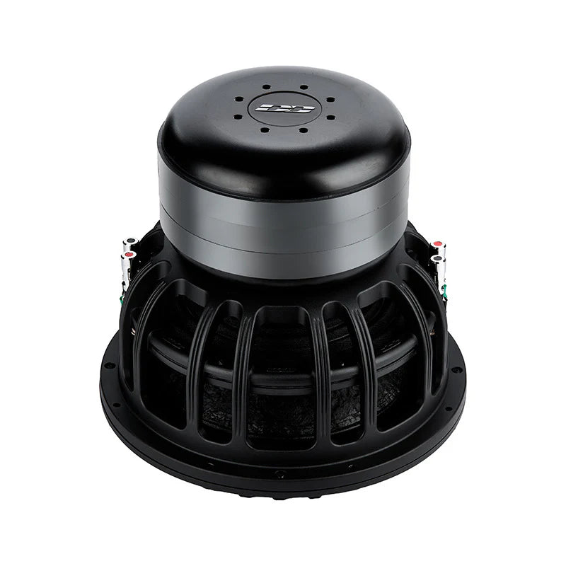 Un subwoofer nero Deaf Bonce Apocalypse DВ-3.5K da 12 visto dal retro, che mostra il suo telaio metallico rotondo, il grande magnete e i terminali di connessione, ideali per le configurazioni più potenti.