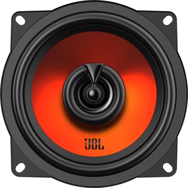 Ein runder JBL STAGE1 52F-Lautsprecher mit schwarzem Rand und orangeroter Membran, ideal für kleine Fahrzeuge, frontal vor weißem Hintergrund abgebildet.