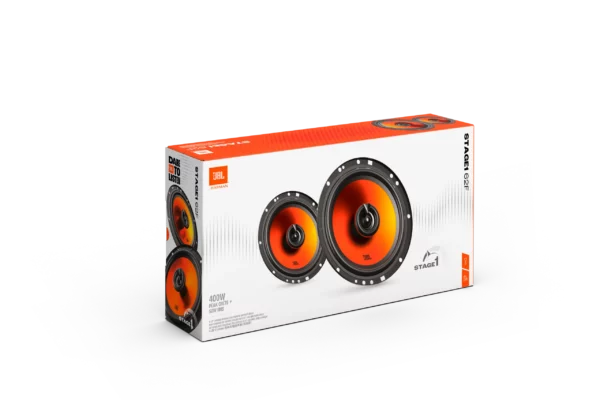 Verpackung des JBL STAGE1 62F mit zwei runden, orange-schwarzen Autolautsprechern auf der Vorderseite vor weißem Hintergrund.