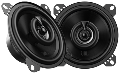 Ein Paar schwarze JBL STAGE2 45F-Koaxial-Autolautsprecher mit sichtbaren Membranen und Befestigungshaltern, nebeneinander auf weißem Hintergrund abgebildet.