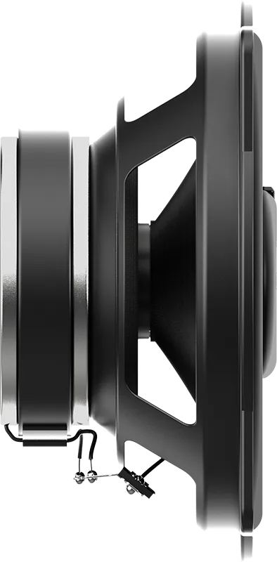Seitenansicht eines JBL STAGE2 55F-Lautsprechers mit freiliegenden Kabeln und Metallrahmen, der die Plus-One-Tieftöner-Technologie zeigt, vor weißem Hintergrund.