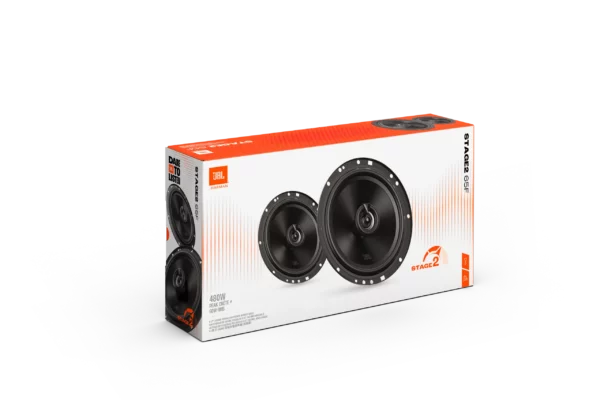 Een JBL STAGE2 65F-autoluidspreker met productafbeeldingen en -details tegen een wit-oranje achtergrond.