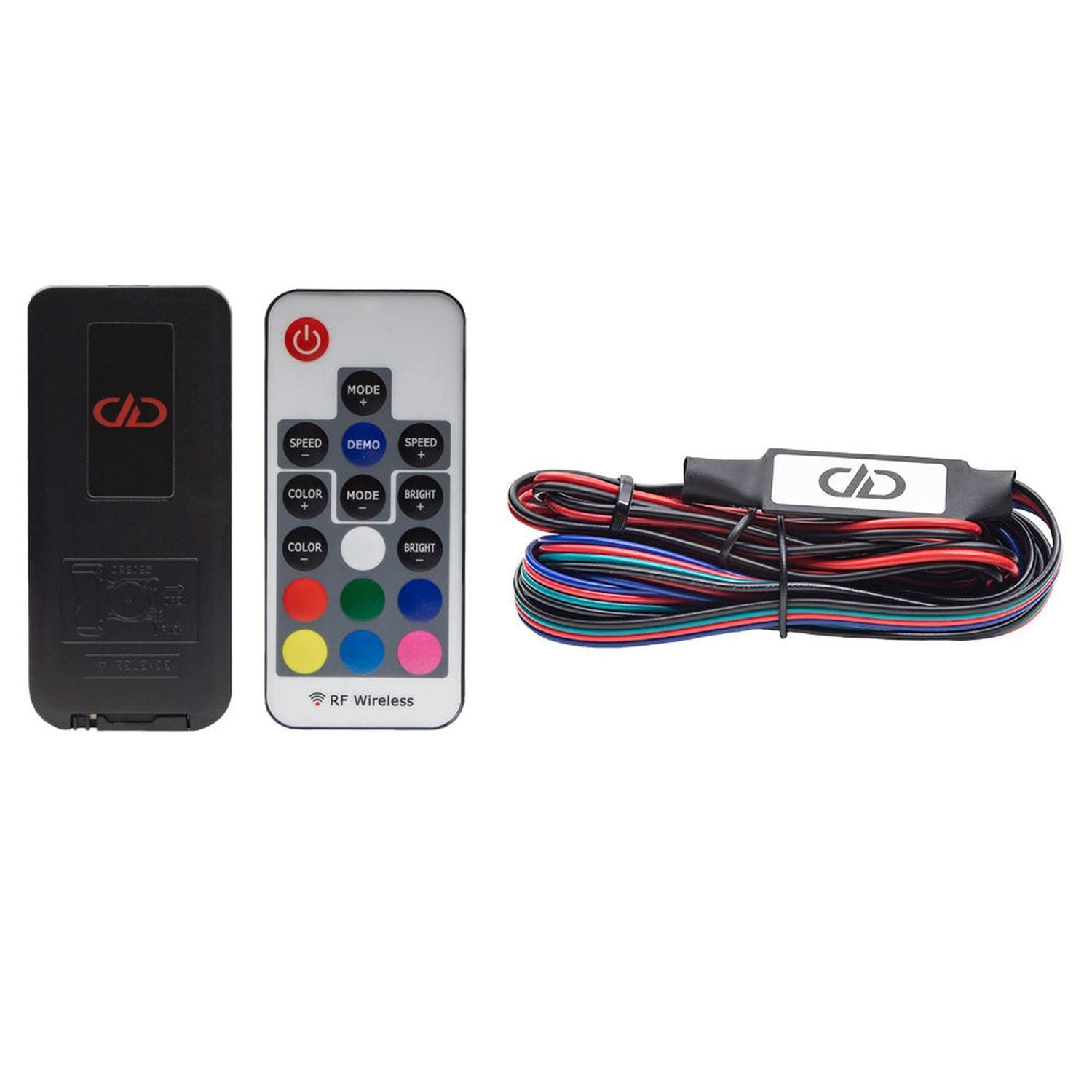 El DD Audio LED RGB Light Ring 8″ incluye un mando a distancia inalámbrico con botones de colores, tapa negra para las pilas, cables multicolores y una elegante caja de control negra.