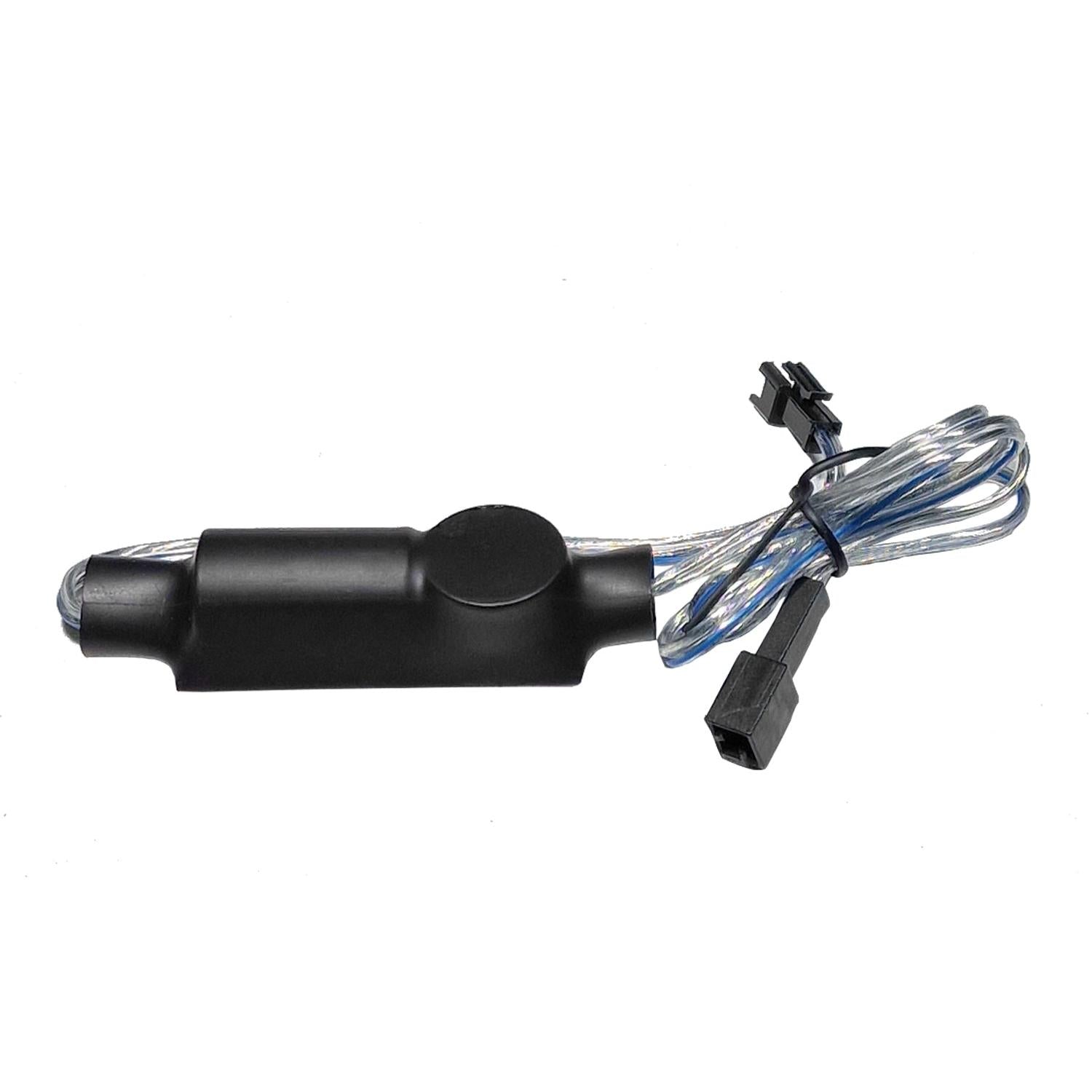 Composant électronique Ai-Sonic S1-MB Sprinter noir, avec un câble transparent et des connecteurs noirs, soigneusement enroulé, idéal pour le kit denceintes « Plug-and-Play » Mercedes, présenté sur fond blanc.