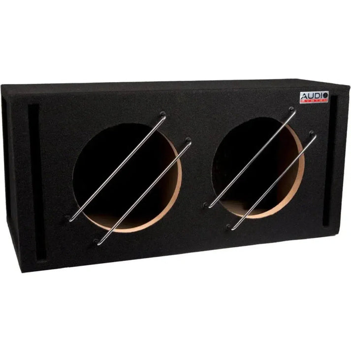Audio System BR10-2-60 è un subwoofer rettangolare nero da 10 pollici con due aperture rotonde protette da barre metalliche, realizzato in MDF da 18 mm ed etichettato in alto a destra.