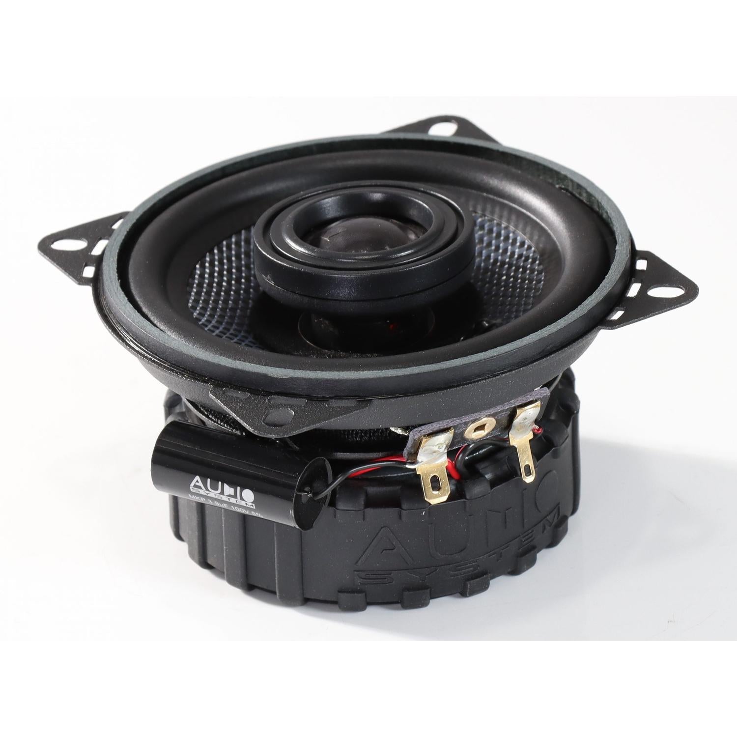 Système audio RXC100 EVO3 : haut-parleur coaxial rond noir de 4 pouces avec cône en fibre de verre, câblage apparent, série R, présenté en angle sur un fond blanc.
