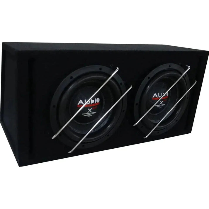 LAudio System X 10 EVO BR-2 è un subwoofer nero da 10 con due woofer rotondi in un involucro bass reflex, barre argentate e logo Audio System su ciascun cono.
