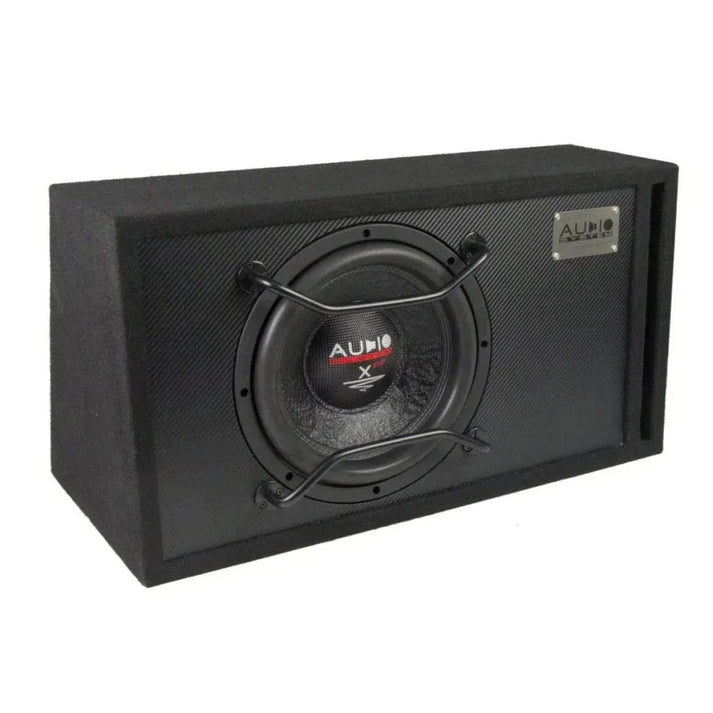 Scatola rettangolare nera per subwoofer Bassreflex X 12 EVO BR di Audio System con driver da 12, logo centrale ed etichetta metallica sullangolo superiore destro.