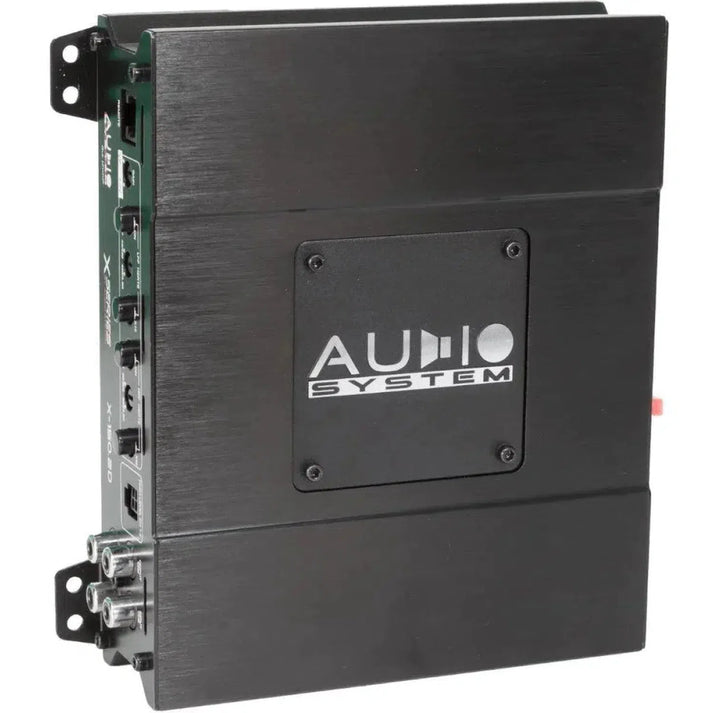 Ein schwarzer rechteckiger Audio System X-150.2 D 2-Kanal Verstärker mit seitlichen Ein-/Ausgängen und Markenlogo-Platte vorne.