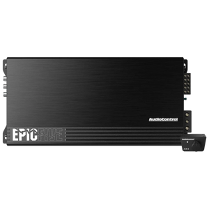 Lamplificatore nero Audiocontrol EPICFIVE a 5 canali è dotato di finitura in metallo spazzolato, logo e telecomando a filo, perfetto per una potente uscita RMS del subwoofer.