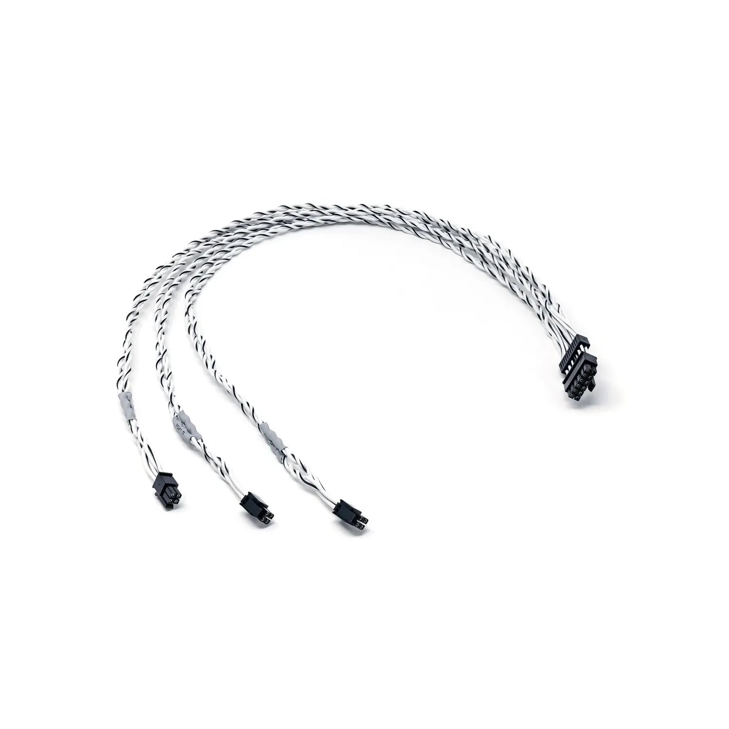Quatre câbles Audison AF LINK, noirs et blancs avec connecteurs, parfaits pour relier la sortie DSP à lentrée préamplifiée DSP OUT vers PRE IN en tant quaccessoires pour amplificateurs, disposés sur un fond blanc.