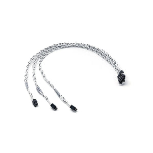 Vier Audison AF LINK-kabels, zwart en wit met stekkers, ideaal voor de verbinding tussen DSP OUT en PRE IN als versterkeraccessoire, gerangschikt op een witte achtergrond.