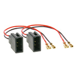 Zwei Audison CN WIRE ADAPT. 03-Stecker mit kurzen roten und schwarzen Kabeln, vergoldete Crimpanschlüsse; passend für CITR.C1/PEUG.107/TOY.AYGO, abgebildet auf weißem Hintergrund.