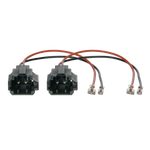 Zwei schwarze Audison CN WIRE ADAPT. 12 Hyundai 2-Pin-Stecker mit rot-schwarzen Kabeln und Metallklemmen, abgebildet auf weißem Hintergrund. 2er-Set.