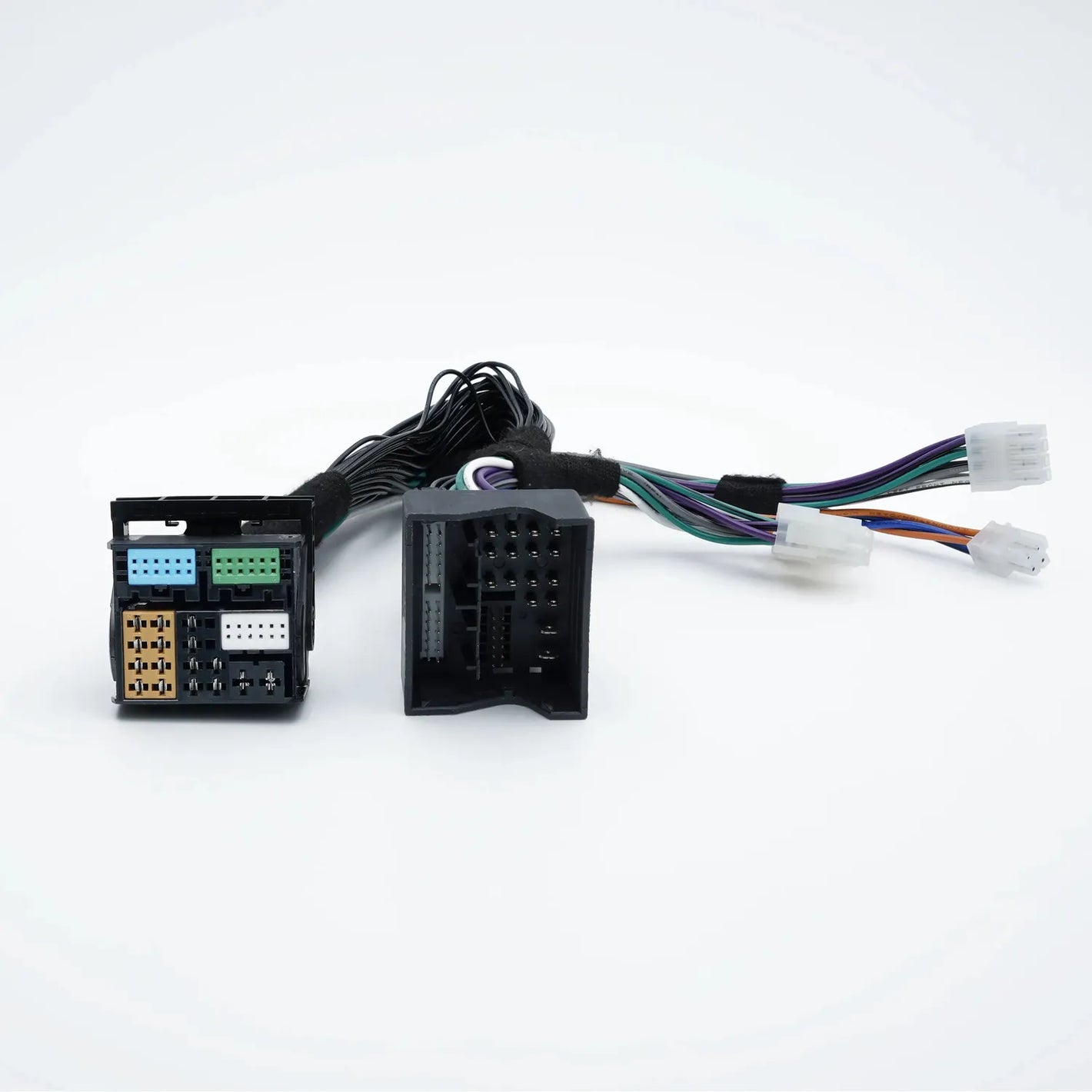 Audison Prima AP T-H VAG 6CH: a black car wiring harness for Audio-Integration, with multi-colored connectors, ideal for VAG 6-Kanal-Architektur.