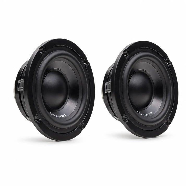 Two black round DD Audio AM-3 speakers with a sleek design and Aluminiumgusskorb are placed side by side on a white background.