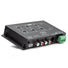 De DD Audio BSI is een zwarte elektronische High-Low Adapter met meerdere knoppen, RCA-ingangen, een groen aansluitblok en gelabelde lijn-/voedingspoorten.