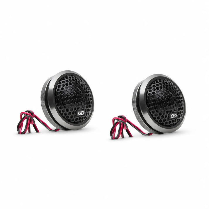 Due tweeter tondi neri per auto DD Audio CT28 con driver da 28 mm, griglie a nido dape e cablaggio rosso/nero, affiancati su sfondo bianco.