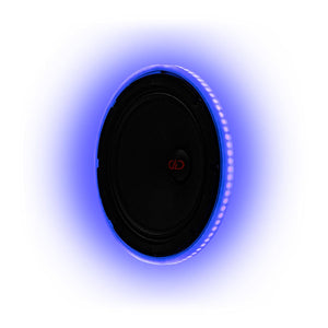 Lanello luminoso DD Audio LED RGB da 8″ si illumina di un vibrante blu lungo il bordo, creando unaura suggestiva su uno sfondo bianco.