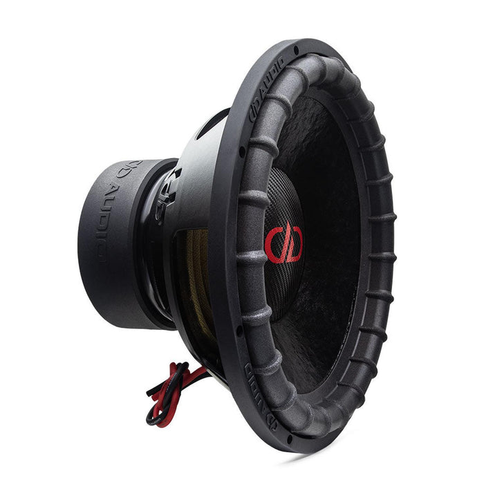 Il DD Audio Power Tuned 3512i ESP è un subwoofer nero da 12 pollici con bordo in gomma a coste, logo rosso e potenza di 1200 W RMS, mostrato angolato su sfondo bianco.