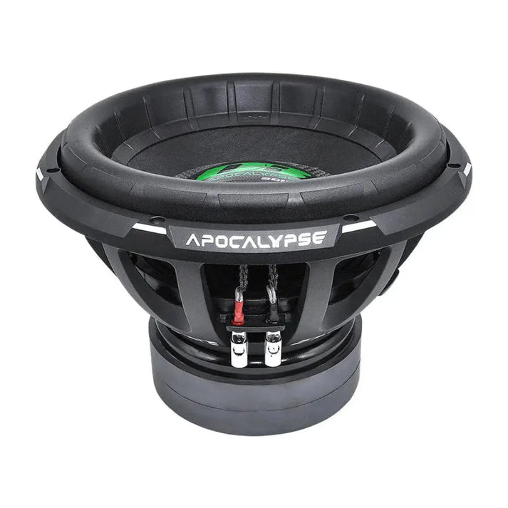 Le Deaf Bonce Apocalypse DB-3015R est un grand subwoofer noir de 15 pouces avec un marquage blanc audacieux, un câblage apparent et une puissance de 2800 W RMS.