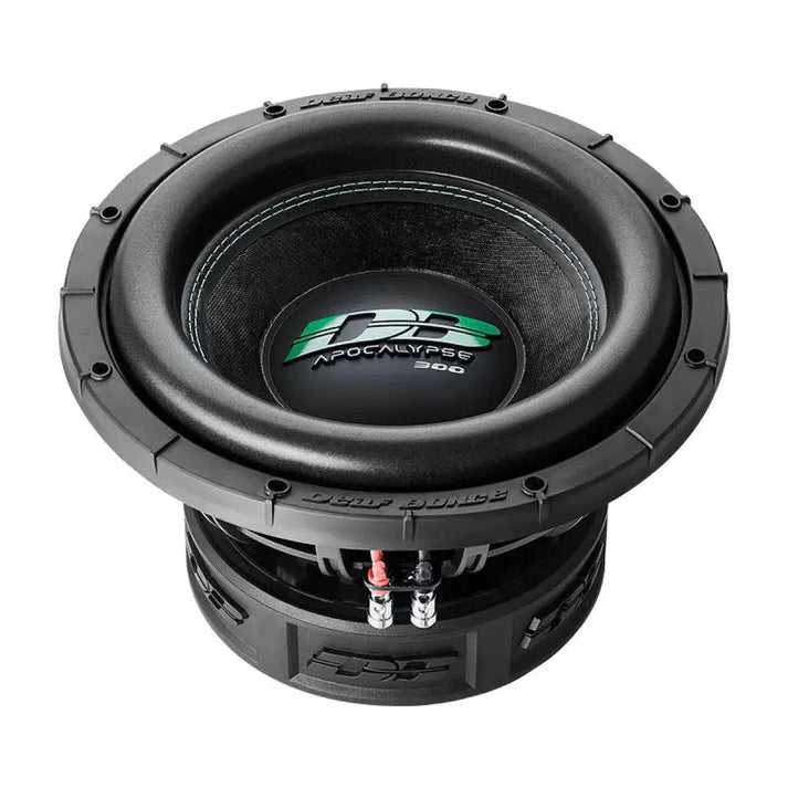 Subwoofer Apocalypse DB-SA 302 negro de 12 pulgadas de Deaf Bonce con la marca en verde y blanco, 2000 W RMS, sobre fondo blanco.