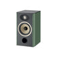 Der Focal ARIA EVO X N°1 ist ein grün-schwarzer 2-Wege-Regallautsprecher mit rundem Hochtöner, großem Flachs-Tieftöner und nach vorne gerichteter runder Bassöffnung.