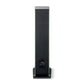 Il Focal ARIA EVO X N°2 è un diffusore hi-fi alto, nero, rettangolare, con una griglia frontale, connessioni sul lato inferiore e un robusto supporto.