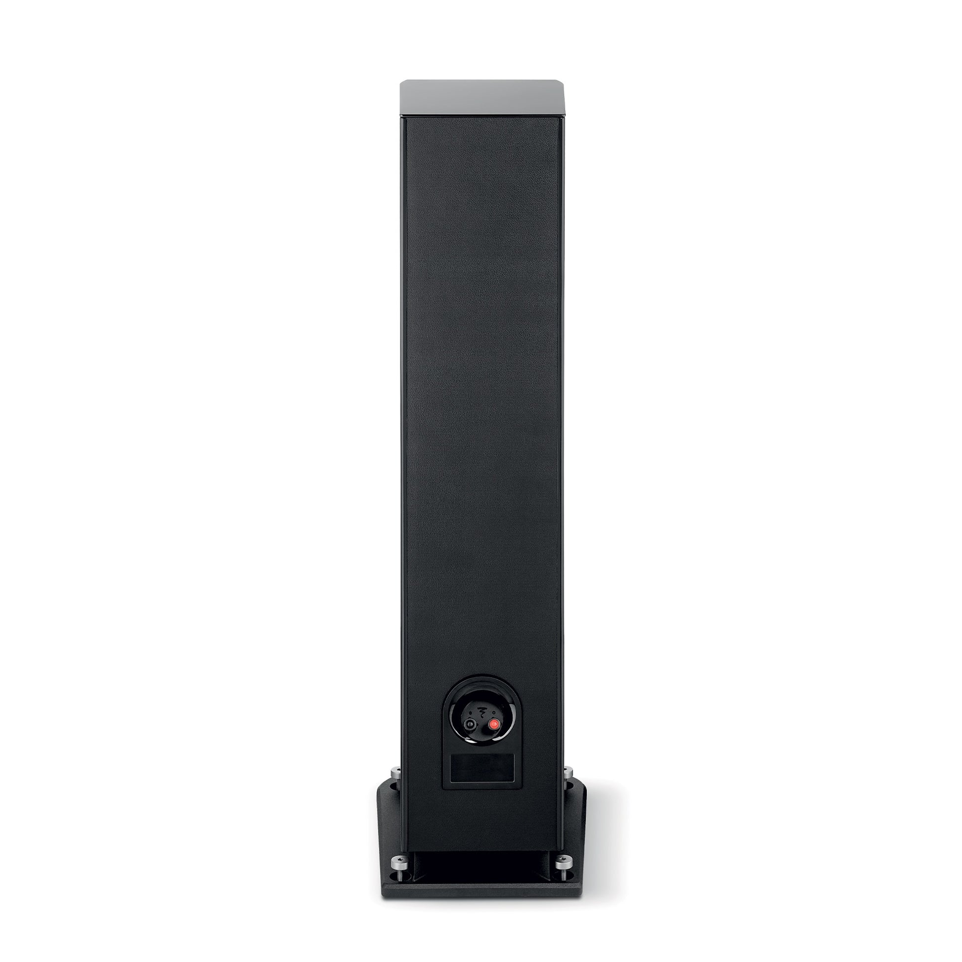 Un diffusore da pavimento Focal ARIA EVO X N°2 nero visto dal retro, che mostra la porta di connessione e una piccola etichetta vicino alla base.