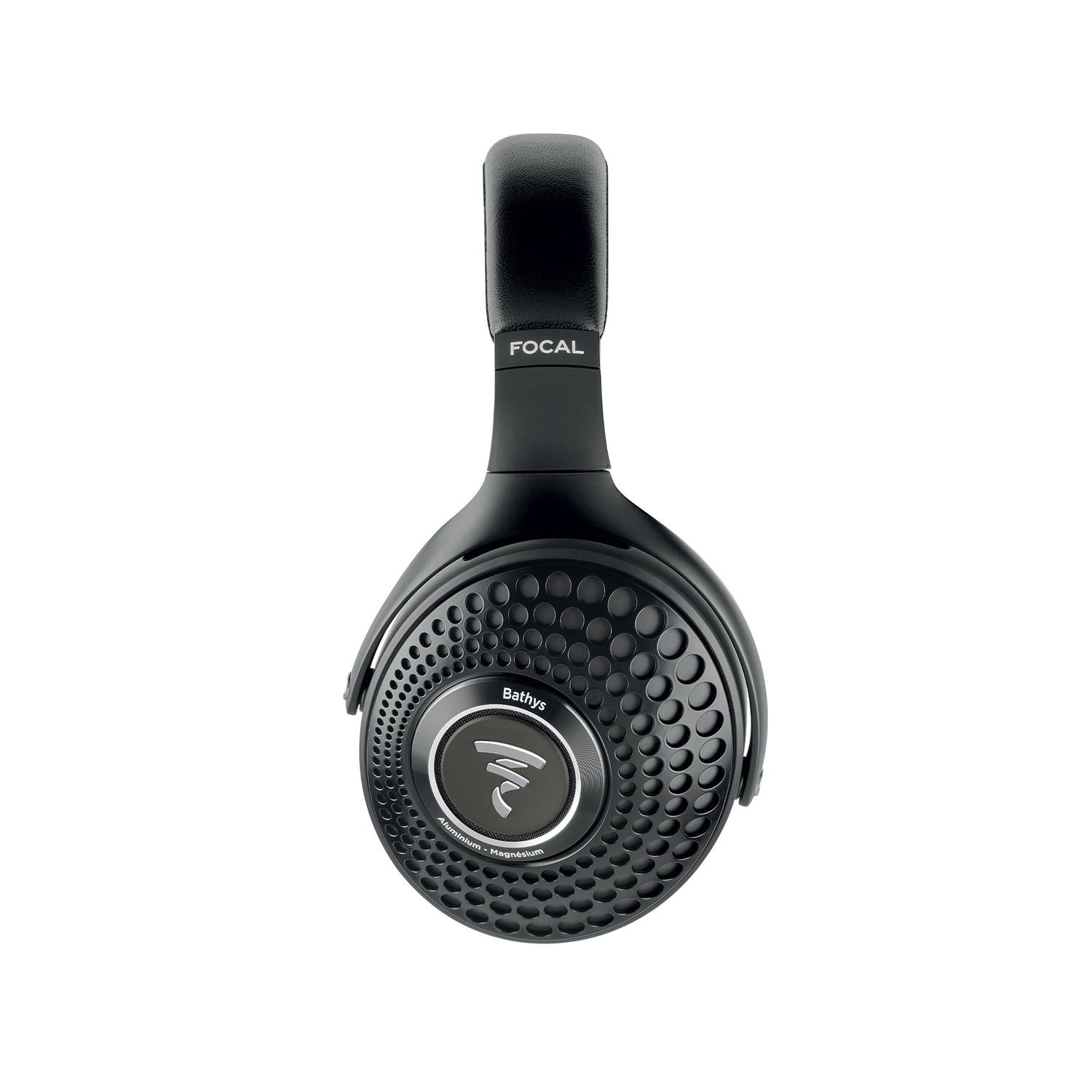 Der Focal Bathys ist ein kabelloser Bluetooth-Kopfhörer mit Wabendesign und Logo an der Ohrmuschel - für beeindruckenden HiFi-Klang.