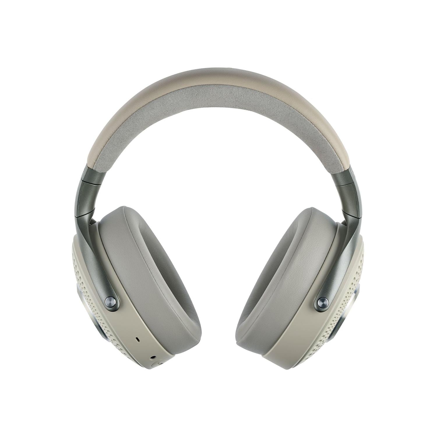 Il Focal Bathys Over-Ear Bluetooth-Kopfhörer beige con HiFi-Klang, Ohrmuscheln gepolsterten e Kopfband vor weißem Hintergrund.
