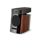 El Focal Diablo Utopia Colour Evo es un moderno Kompaktlautsprecher de gama alta con acabado en madera brillante, rejilla negra circular, mando de control superior, para un verdadero sonido Hifi.