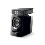 Der Focal Diablo Utopia Colour Evo, ein moderner schwarz-silberner Lautsprecher mit rundem Tieftöner und glänzender, gewölbter Front, liefert HiFi-Sound auf Weiß.