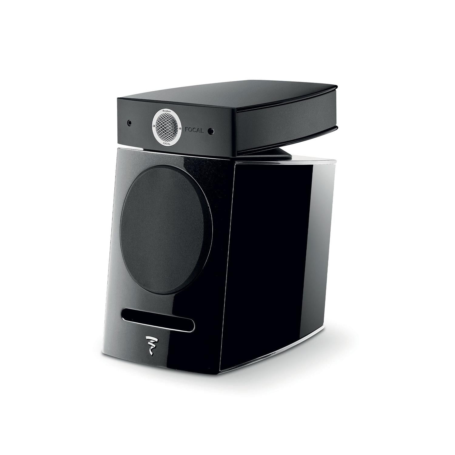 Un moderno altavoz Focal Diablo Utopia Colour Evo negro con frontal redondeado y acabado brillante que ofrece un sonido HiFi, mostrado sobre fondo blanco.