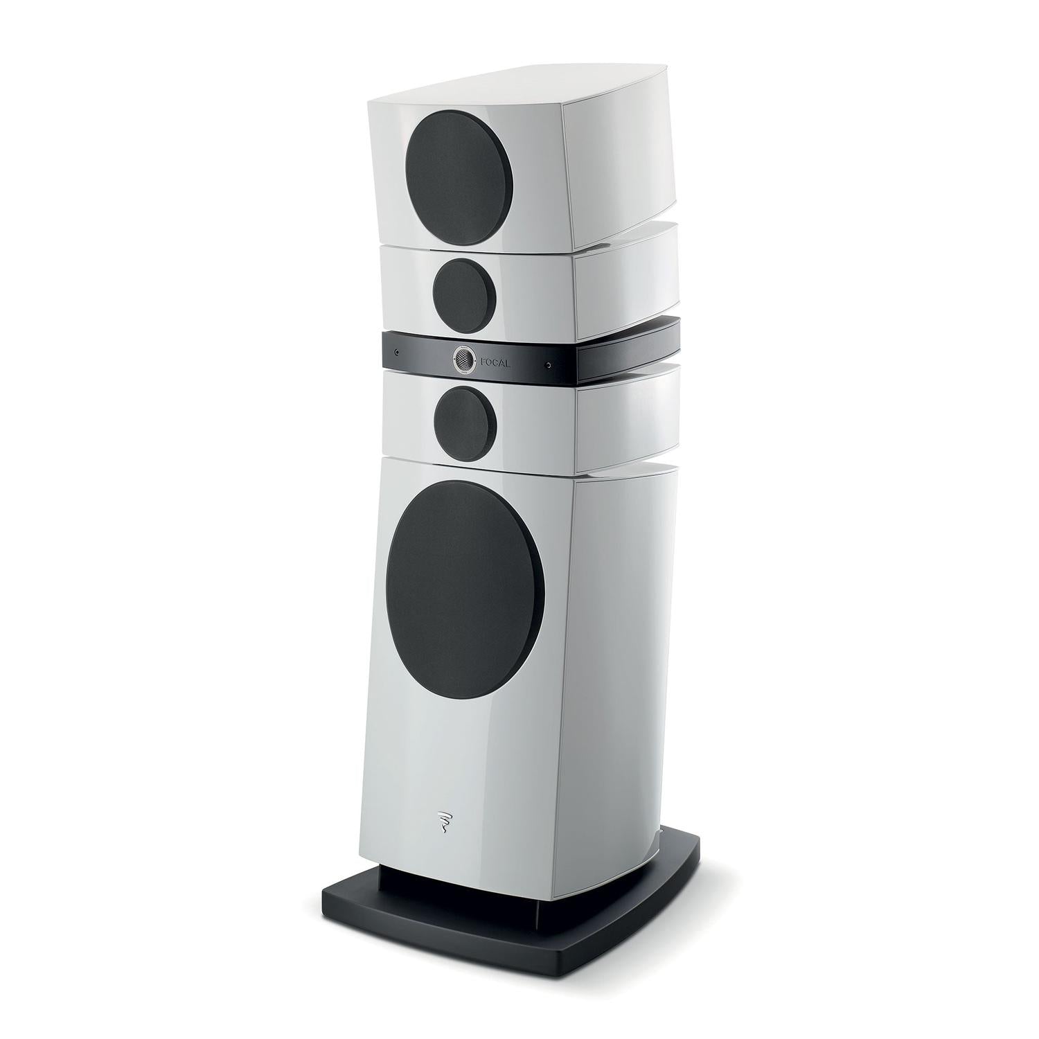 Der Focal Grande Utopia EM Evo ist ein hoher, moderner Lautsprecher mit schwarzen, runden Treibern und segmentiertem Design, der echten HiFi-Sound liefert, der von der kultigen Serie inspiriert ist.