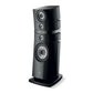 Die Focal Grande Utopia EM Evo ist ein moderner, schwarz glänzender HiFi-Lautsprecher mit vier Treibern, geschwungenen Kanten und einer stabilen, rechteckigen Basis.