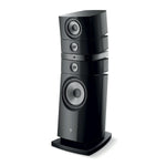 Die Focal Grande Utopia EM Evo ist ein moderner, schwarz glänzender HiFi-Lautsprecher mit vier Treibern, geschwungenen Kanten und einer stabilen, rechteckigen Basis.