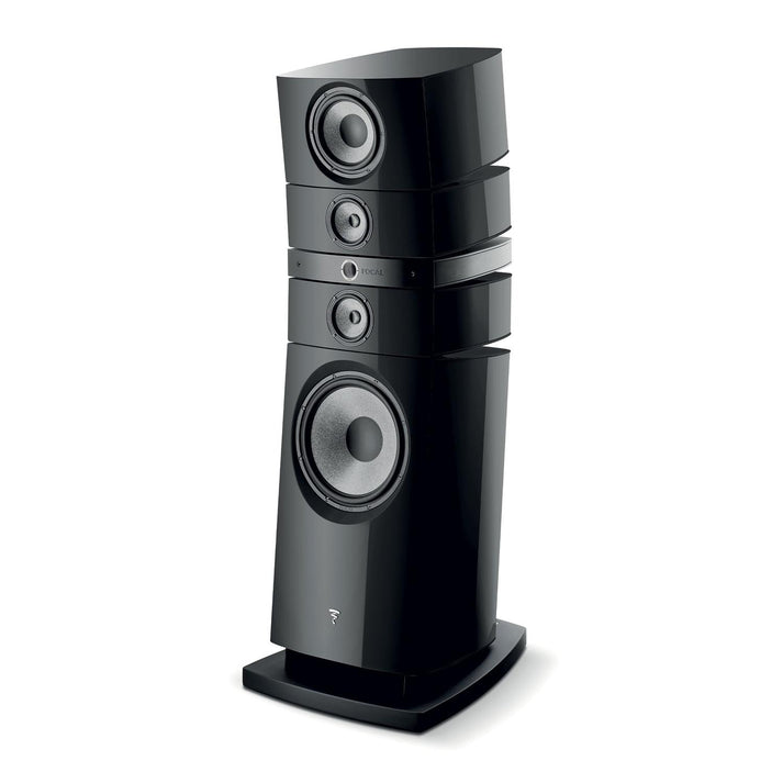 Die Focal Grande Utopia EM Evo ist ein moderner, schwarz glänzender HiFi-Lautsprecher mit vier Treibern, geschwungenen Kanten und einer stabilen, rechteckigen Basis.