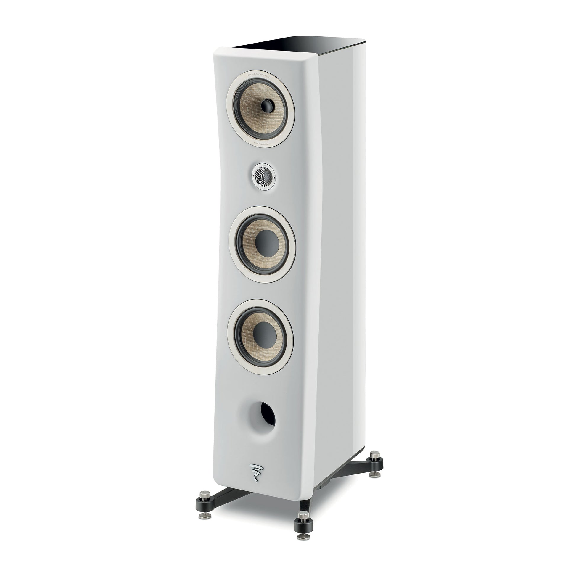 Die Focal Kanta N°2 ist ein hoher, weißer 3-Wege-Standlautsprecher mit drei runden Treibern und einem Frontport, perfekt für High-Fidelity-Audio-Fans.