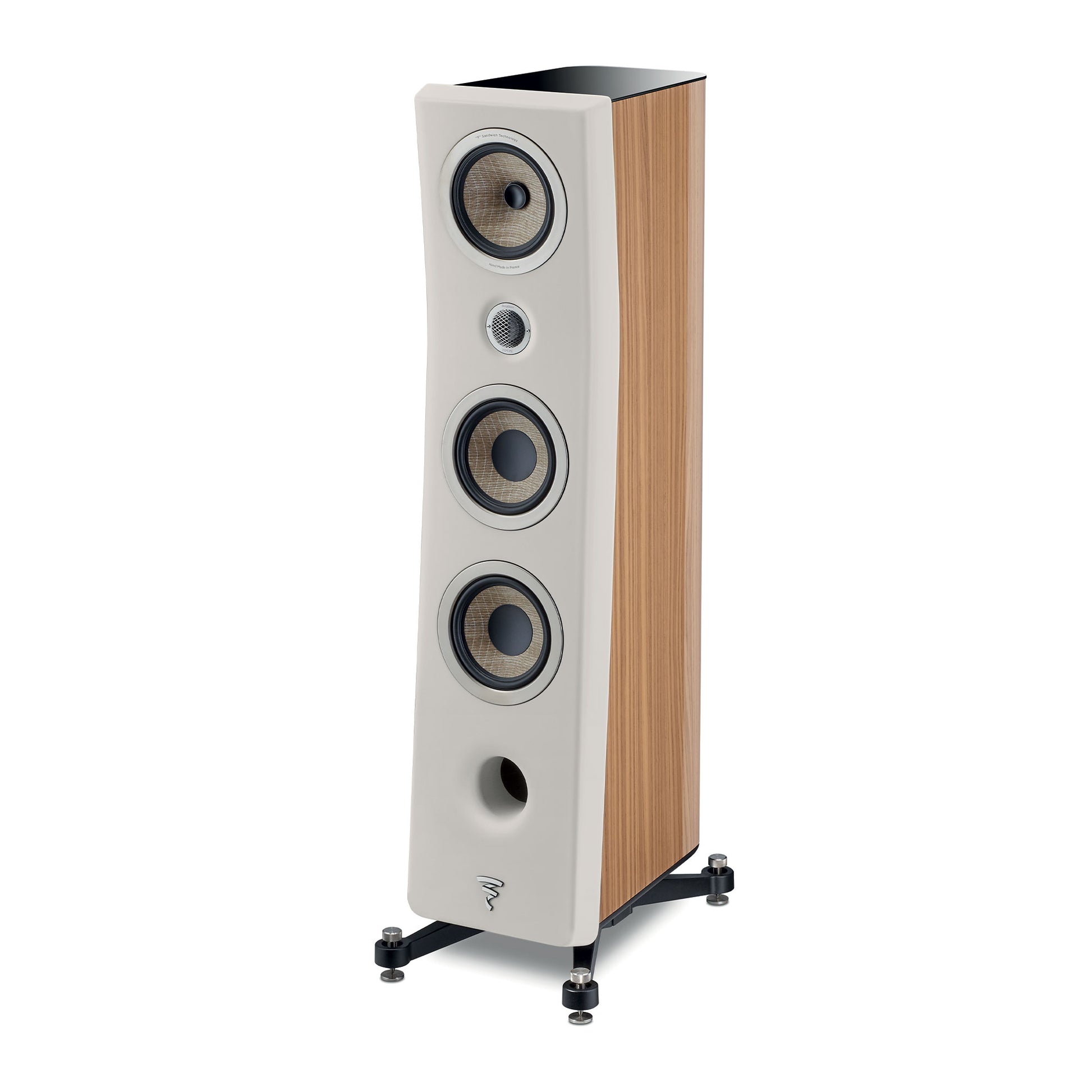 Die Focal Kanta N°2 ist eine moderne 3-Wege-Standbox mit geschwungener weißer Front, Holzseiten, vier Treibern und schwarzem Sockel.