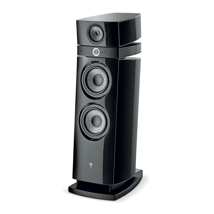 Die Focal Maestro Utopia Evo ist eine elegante schwarze 3-Wege-Standbox mit zwei großen Tieftönern, einem Mitteltöner und einem Beryllium-Hochtöner.