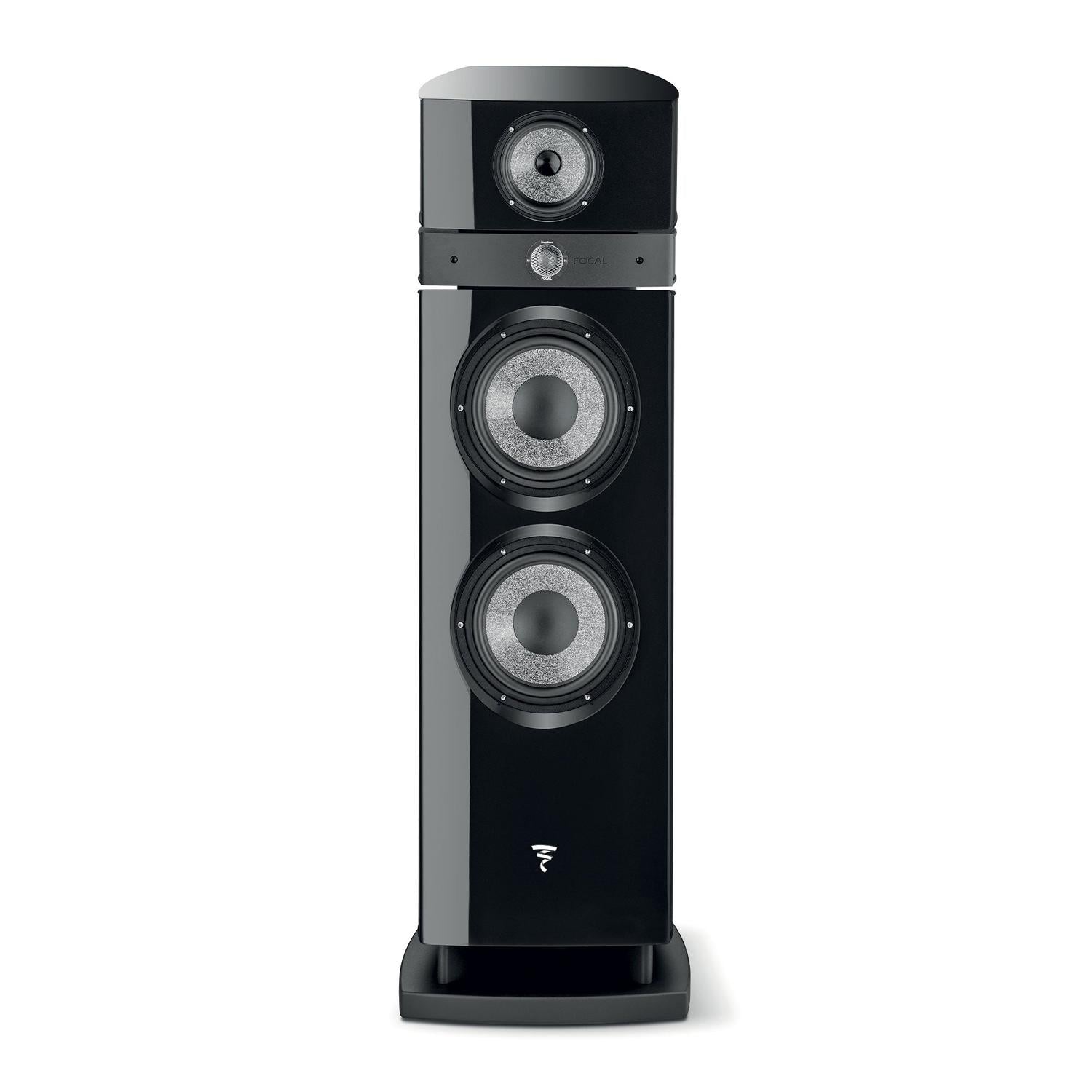 Une haute enceinte de sol Focal Maestro Utopia Evo noire avec quatre haut-parleurs, une finition brillante et un tweeter en béryllium est montrée sur un fond blanc.