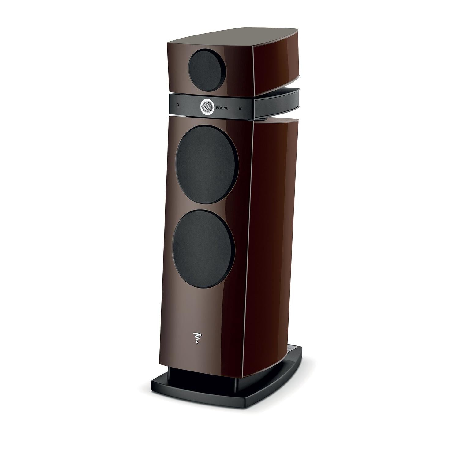 El Focal Maestro Utopia Evo es un elegante altavoz de suelo de 3 vías con un acabado marrón oscuro de alto brillo, dos grandes transductores y una base rectangular sobre fondo blanco.