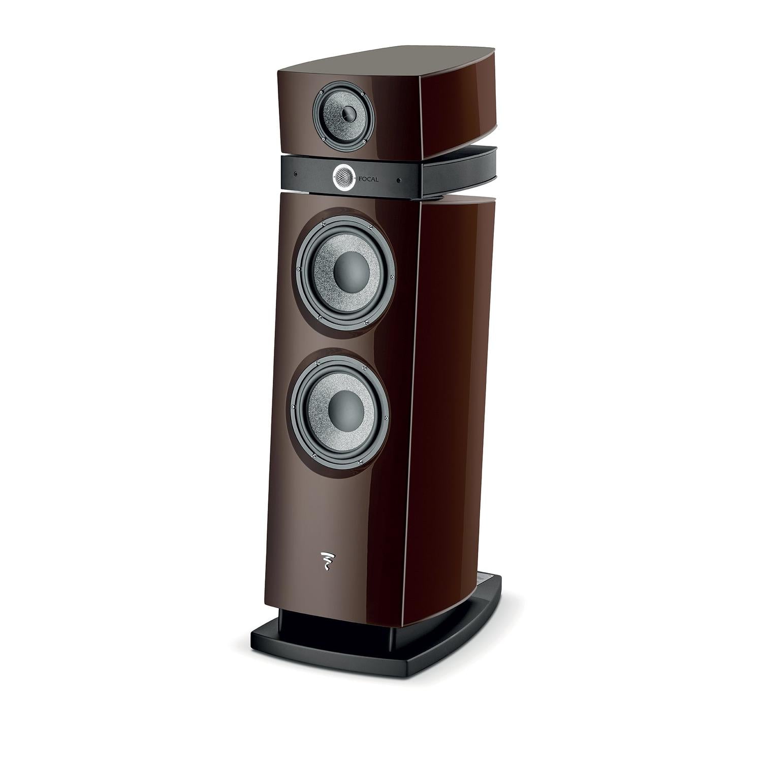 Die Focal Maestro Utopia Evo ist ein dunkelbrauner 3-Wege-Standlautsprecher der Spitzenklasse mit drei Treibern und silbernen Akzenten, der auf weißem Hintergrund abgebildet ist.